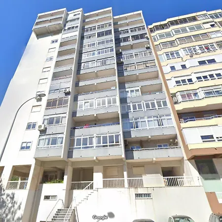Wonderful Shared In Alfornelos - Near Metro! Casa de hóspedes Lisboa